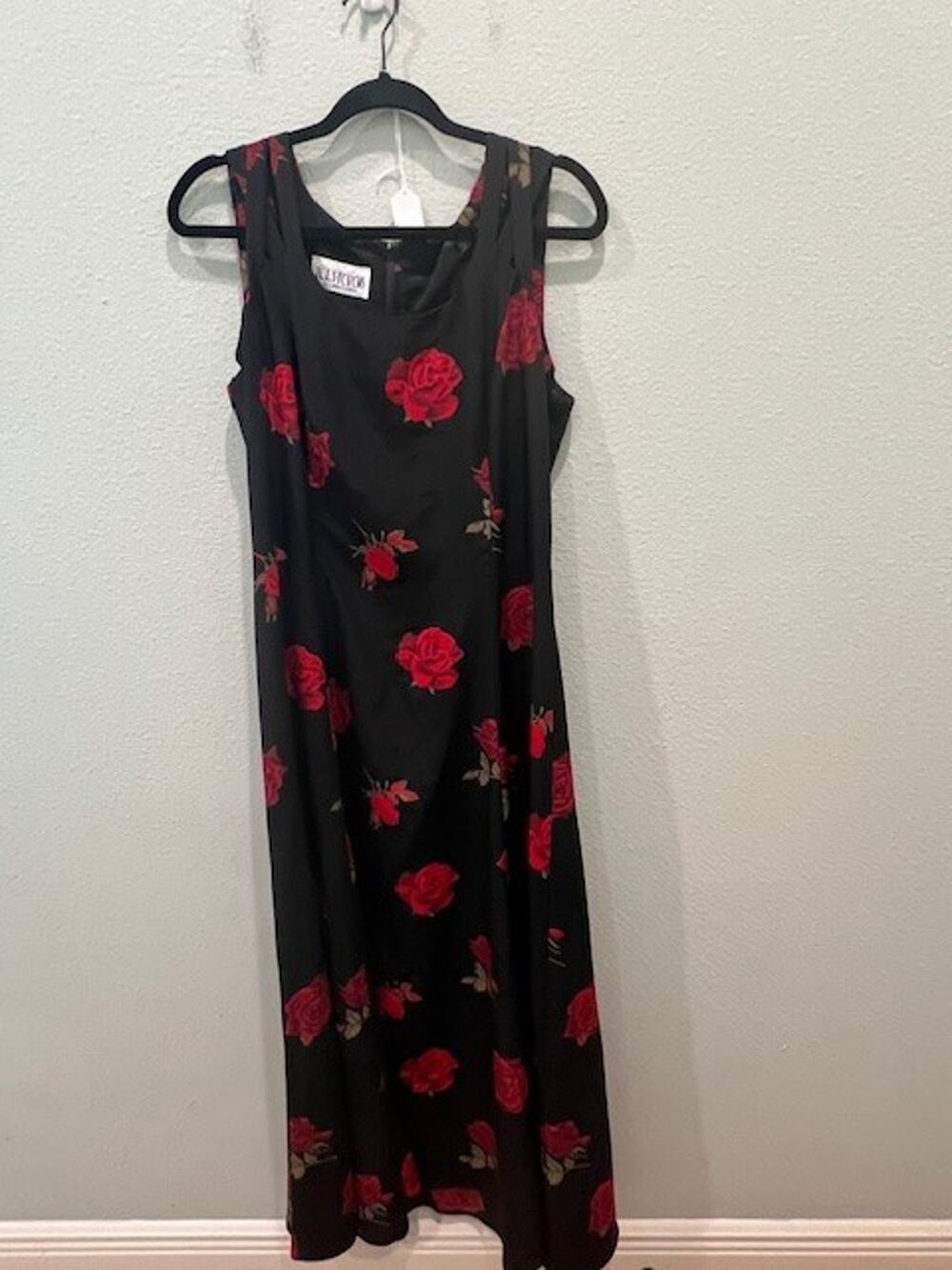 R.J. Stevens Woman's XL Maxi Black w/ Red Rose Sleveless Dress